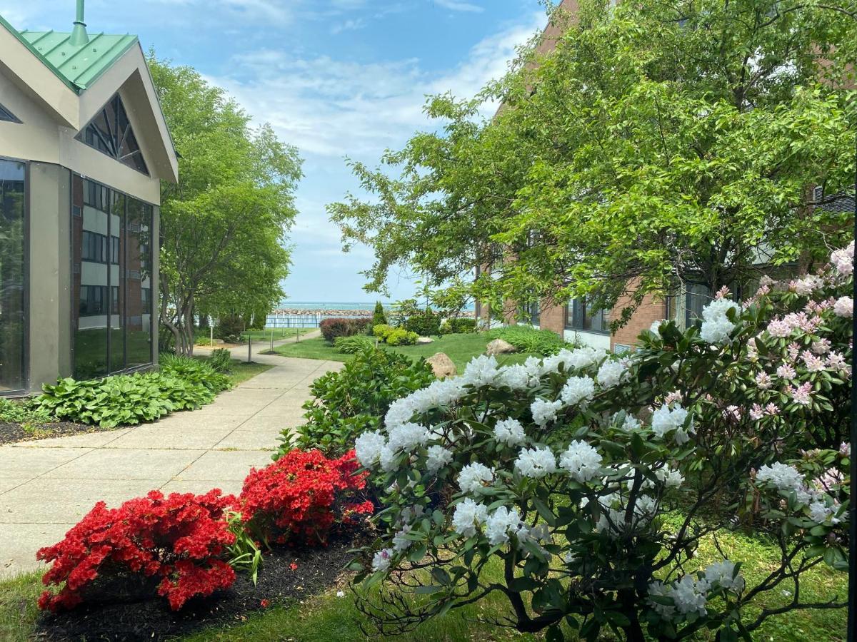 Clarion Hotel Conference Center On Lake Erie Dunkirk Esterno foto