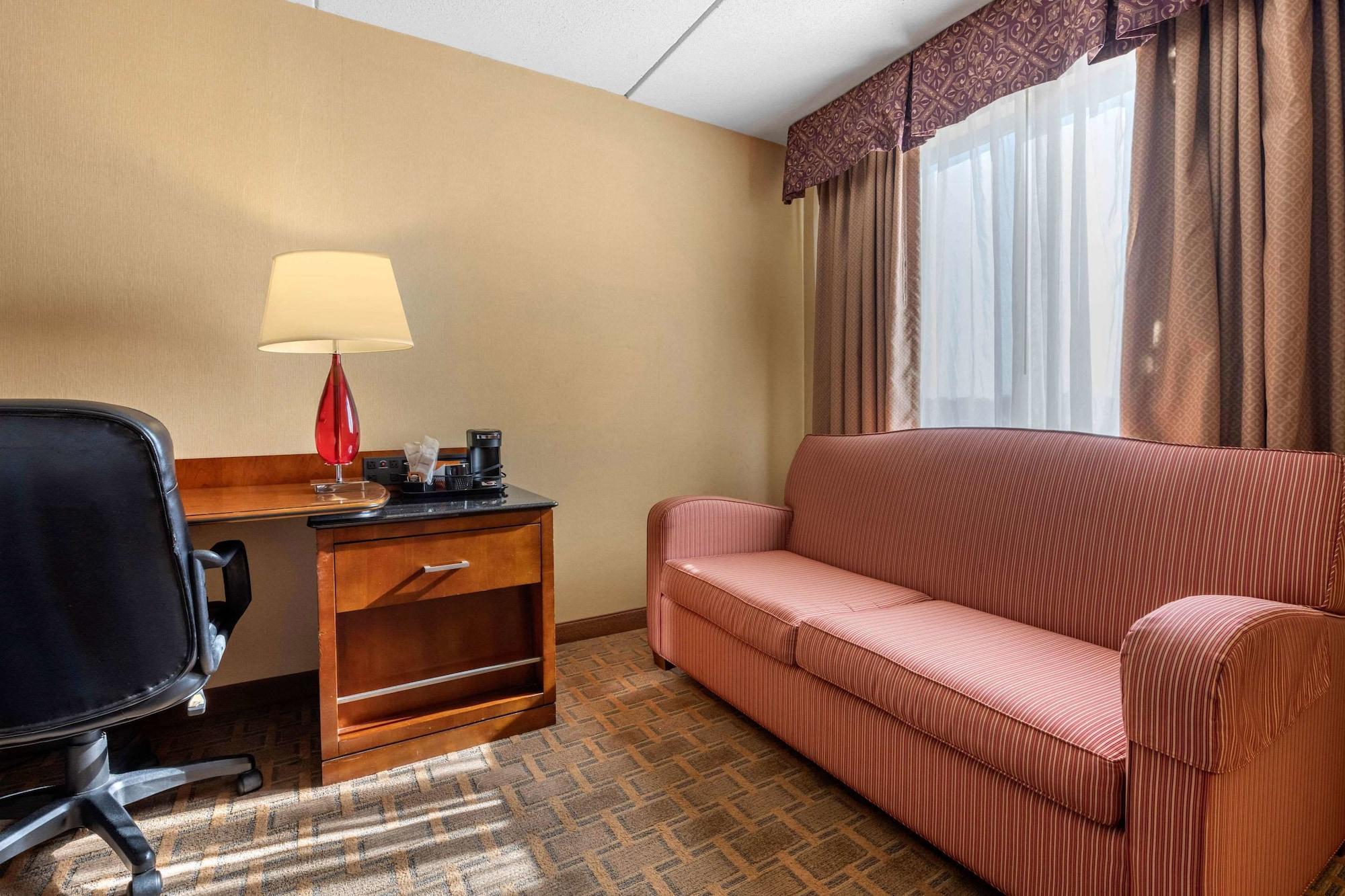 Clarion Hotel Conference Center On Lake Erie Dunkirk Esterno foto