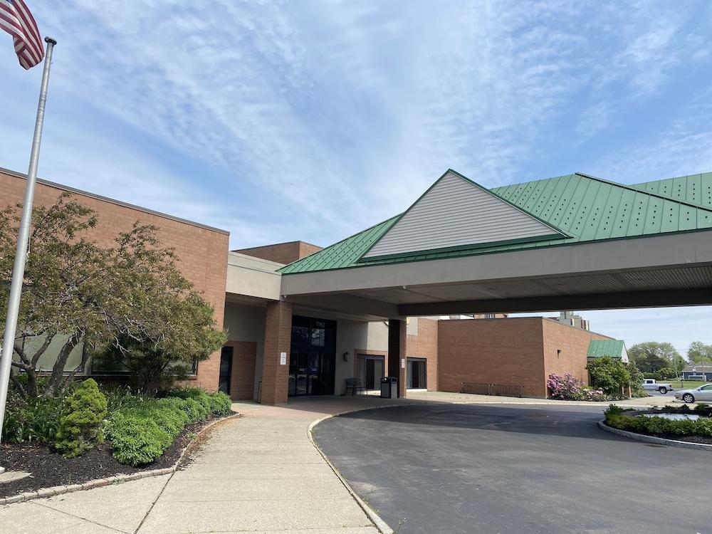 Clarion Hotel Conference Center On Lake Erie Dunkirk Esterno foto