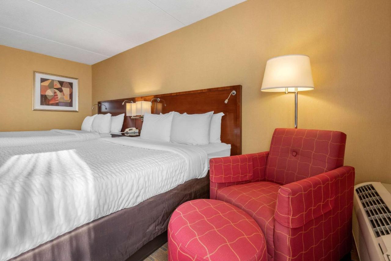 Clarion Hotel Conference Center On Lake Erie Dunkirk Esterno foto