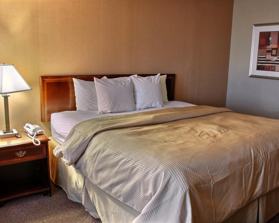 Clarion Hotel Conference Center On Lake Erie Dunkirk Esterno foto