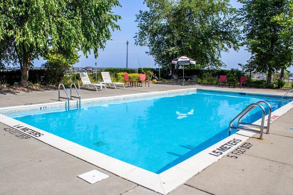 Clarion Hotel Conference Center On Lake Erie Dunkirk Esterno foto