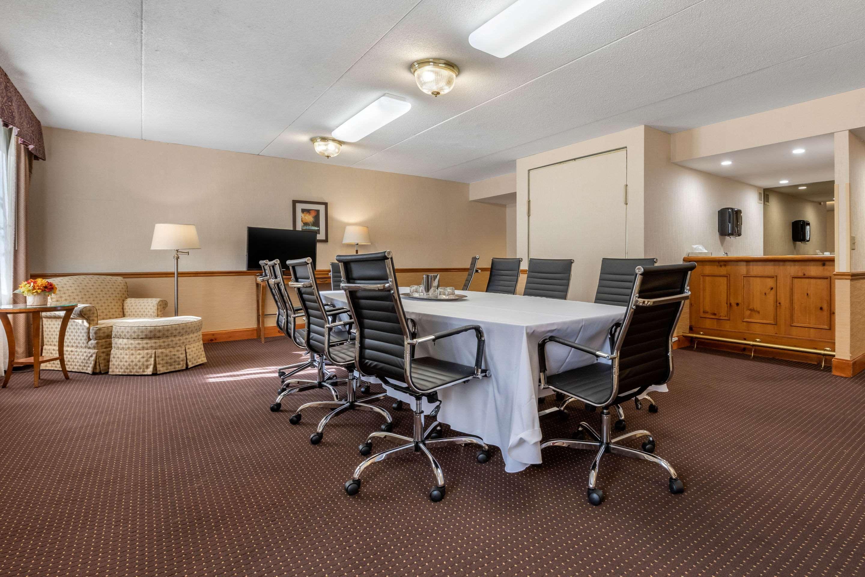 Clarion Hotel Conference Center On Lake Erie Dunkirk Esterno foto