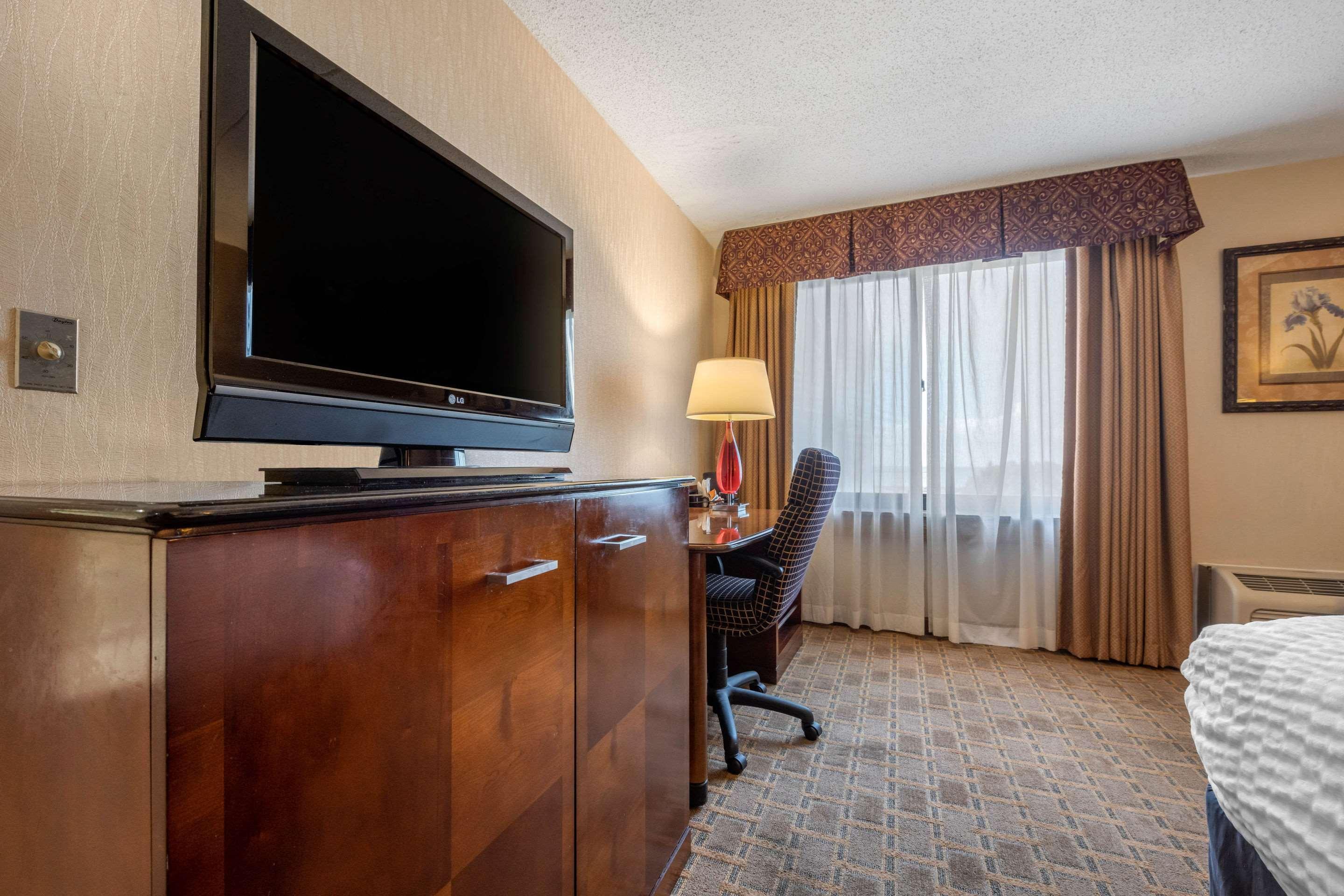 Clarion Hotel Conference Center On Lake Erie Dunkirk Esterno foto