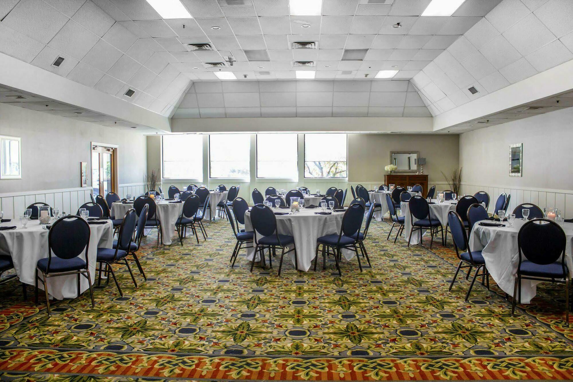 Clarion Hotel Conference Center On Lake Erie Dunkirk Esterno foto