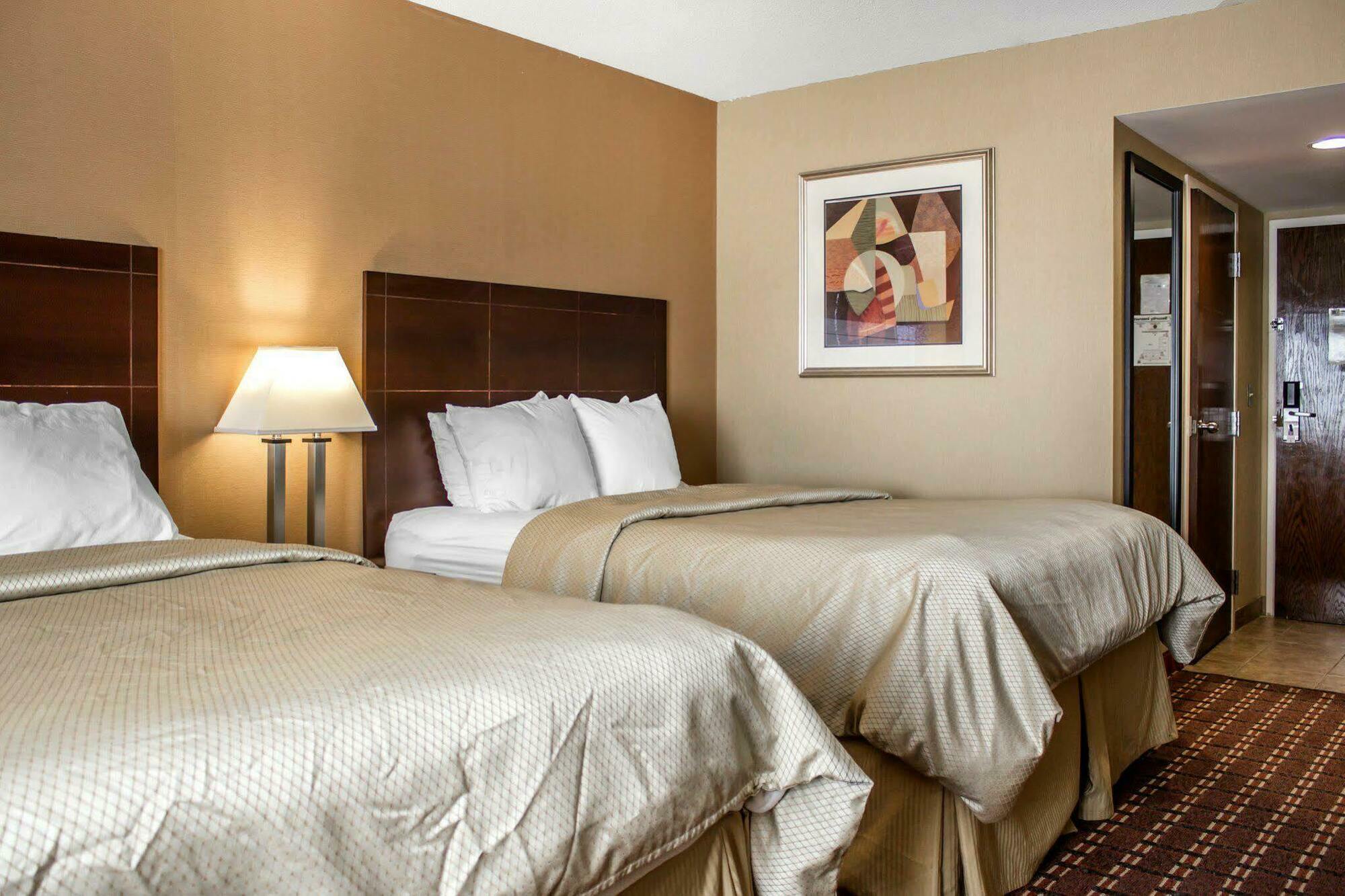 Clarion Hotel Conference Center On Lake Erie Dunkirk Esterno foto