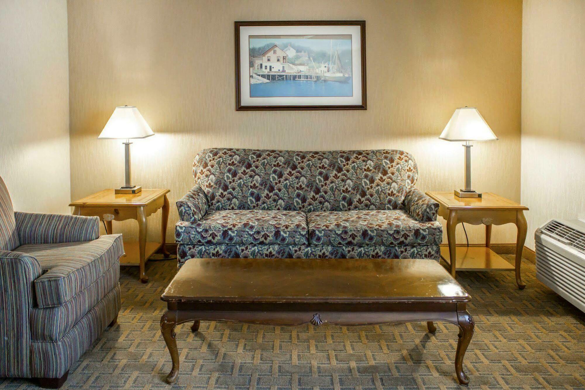 Clarion Hotel Conference Center On Lake Erie Dunkirk Esterno foto